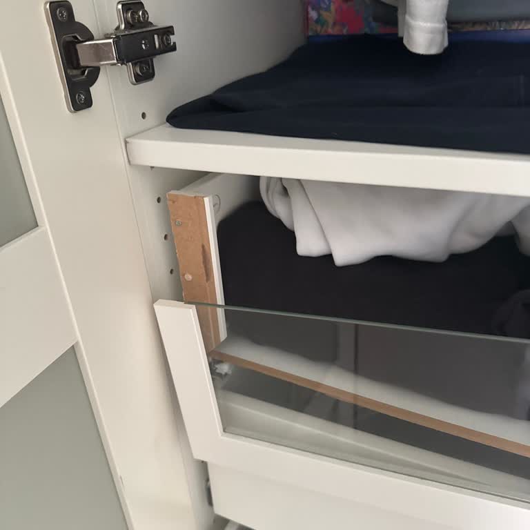 Faturasız Gardırop Çekmecesi Kırıldı, Garanti Talebi