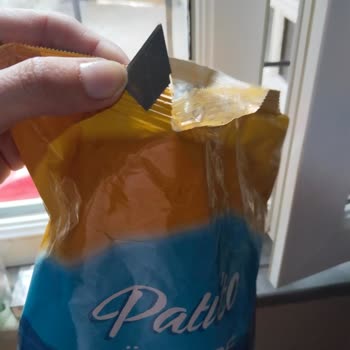 Patito Cipsinde Jilet Parçası Çocuk Sağlığını Tehlikeye Soktu