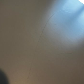 Çizik Yemek Masası Ve Uzayan Değişim Süreci
