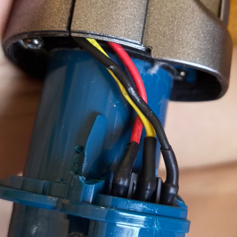 Philips Dikey Süpürge Boru Bağlantısı Çatladı Garanti Değişim Talebi