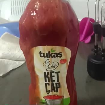 Patlayan Ve Patladıktan Sonra Akmaya Devam Eden Tukaş Ketçap