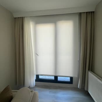 Perdehane Yanlış Ölçüyle Dikilen İki Stor