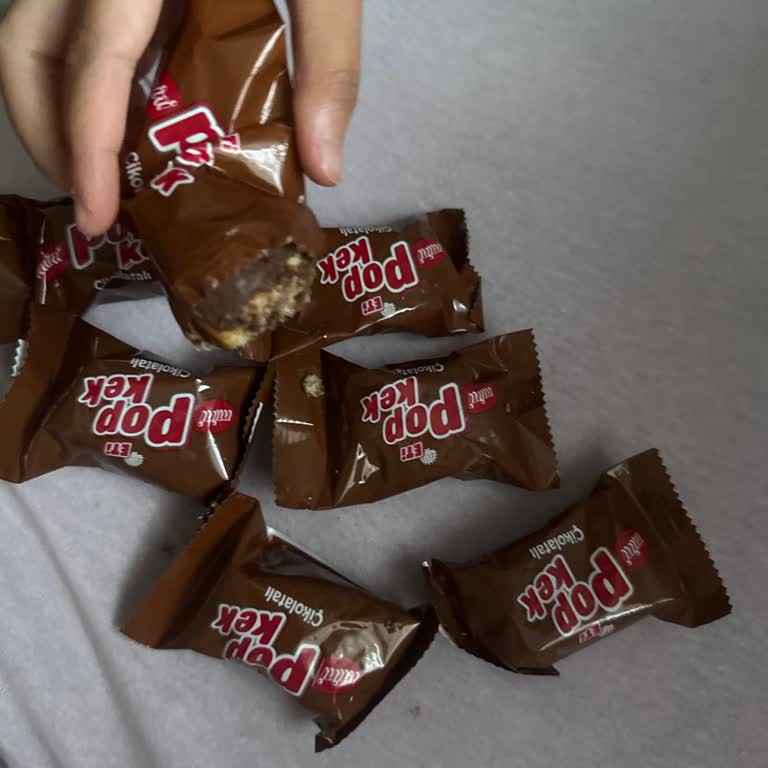 Migros Jet Şarköy'te Eti Pop Kek Mini Paketi İçinde Açık Kek