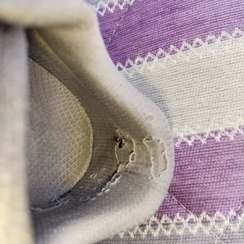 Skechers Ayakkabısının Erken Deformasyonu Ve Yırtığı: Ücretsiz Değişim Talebi