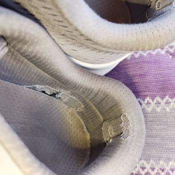 Skechers Ayakkabısının Erken Deformasyonu Ve Yırtığı: Ücretsiz Değişim Talebi