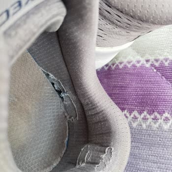 Skechers Ayakkabısının Erken Deformasyonu Ve Yırtığı: Ücretsiz Değişim Talebi