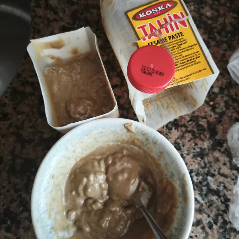 Koska Tahinin Koyu Kıvamı
