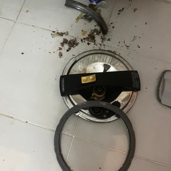 Cocinero Düdüklü Tencere Patlaması Mutfak Eşyalarına Ve Güvenliğime Büyük Zarar Verdi