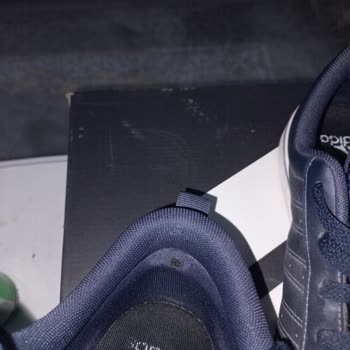 İki Ayda Açılan Adidas Ayakkabısının Garanti Kapsamında Değişim Talebi