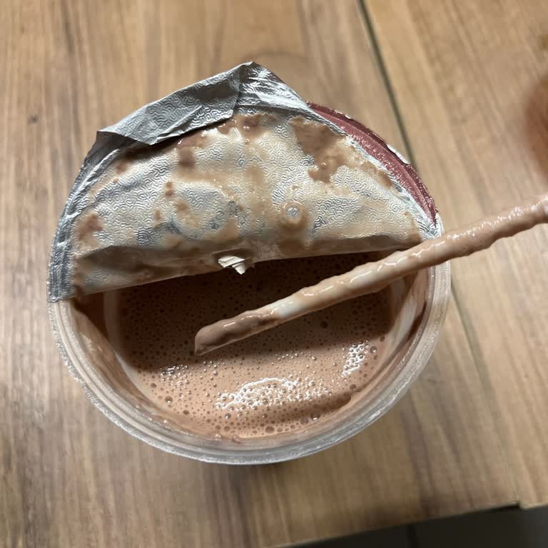 BİM Şubesinden Alınan Sek Milkshake’te Bozulma, Kötü Koku Ve Sağlık Riski