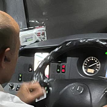 Şoförün Görüntülü Konuşması Ve Eski Otobüste Güvenlik Ve Konfor Sorunları
