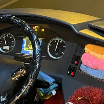 Şoförün Görüntülü Konuşması Ve Eski Otobüste Güvenlik Ve Konfor Sorunları