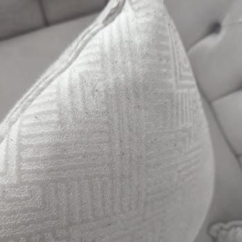 Mondi Adıyaman'da Yatak Ayağı Sürekli Kırılıyor, Koltuk Tüyleniyor