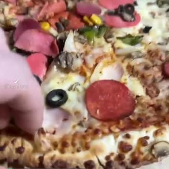 Domino's Pizza Lavaş Hamurunda Pizza!