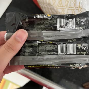 Eti Browni Intense Ürününün Renk Değişikliği Ve Bozuk Tadından Şikayet