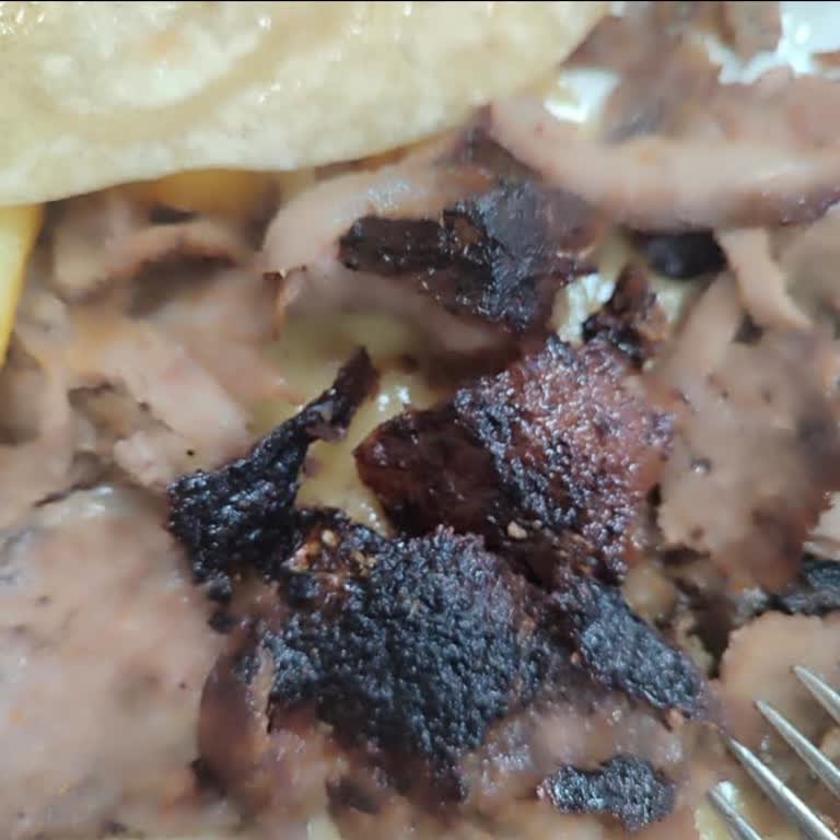 Köfteci Yusuf Dinar Şubesinde Yanık Döner Ve Sağlık Sorunu