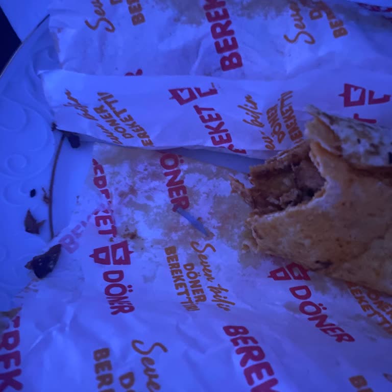 Bereket Döner'de Hijyen İhlali: Döner İçinde Plastik Çatal Kırığı