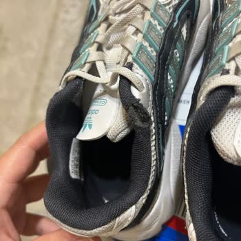 Adidas Ayakkabının Kısa Sürede Yırtılması Ve Mağaza Değişim Talebini Reddetti