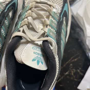 Adidas Ayakkabının Kısa Sürede Yırtılması Ve Mağaza Değişim Talebini Reddetti