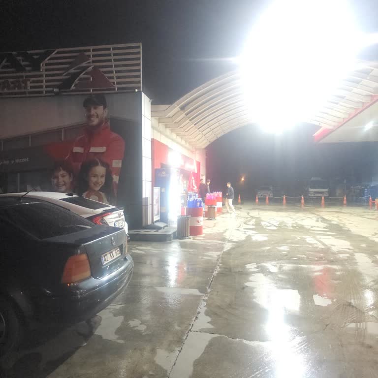 Petrol Ofisi'nde Gece Yarısı Aileye Saygısız Davranış Ve Kağıt Havlu Eksikliği