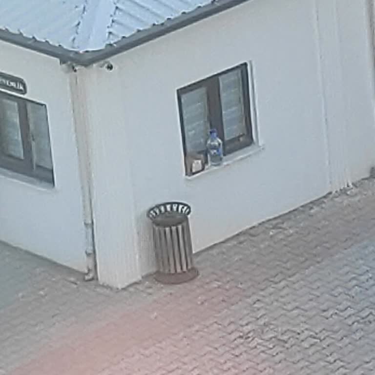 Gece Teslimatında Kargonun Güvenlik Penceresine Bırakılması Ve Şirket İletişim Eksikliği