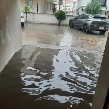 Sincan’da Altyapı Sorunu Nedeniyle Şiddetli Su Baskını Ve Yetkisiz Müdahale