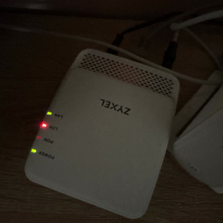 Kırmızı LOS Işığıyla Kesilen İnternet Ve Yanıtsız Müşteri Hizmeti