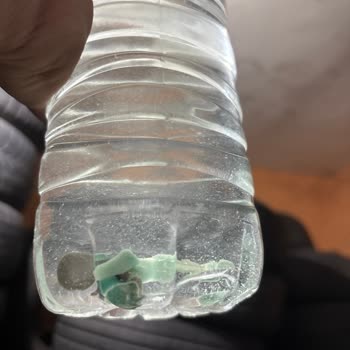 Asya Su Şişesinde Yabancı Madde Ve Sağlık Sorunu