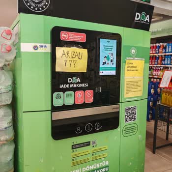 İade Makinesi Şişeleri Yutuyor Ve Para İadesi Vermiyor