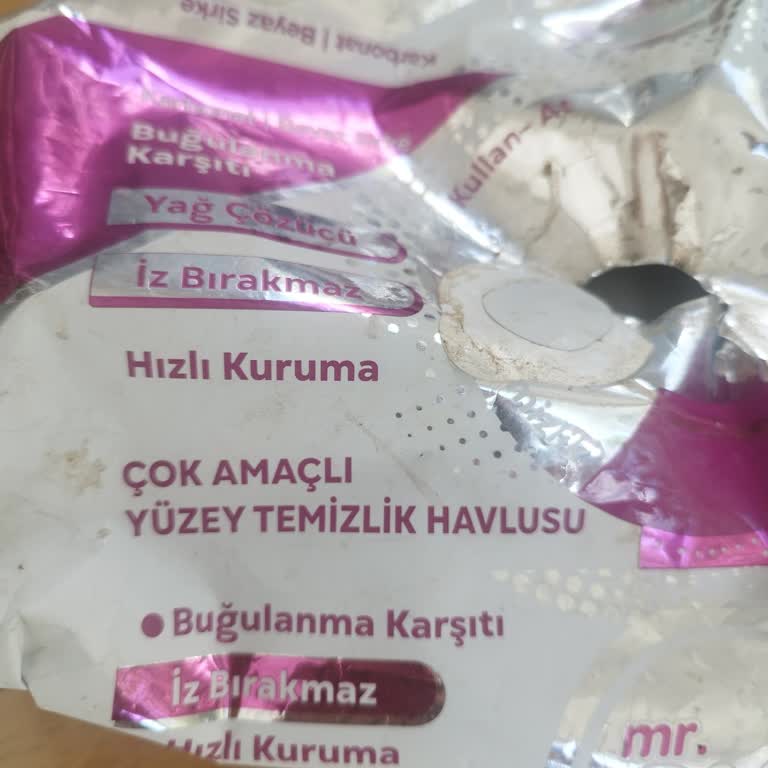MR. Oxy Ahşap Masamı Sildiğimde Köpük İzi Bırakıyor