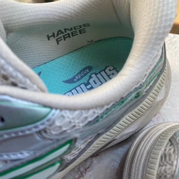 Skechers Hands Free Ayakkabısının İç Astarı Kısa Sürede Yırtıldı, İade Talebi Reddedildi