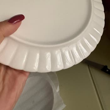 Karaca’dan Gelen Yemek Takımında Kırık Ve Deforme Parçalar, İade Talebi Reddedildi