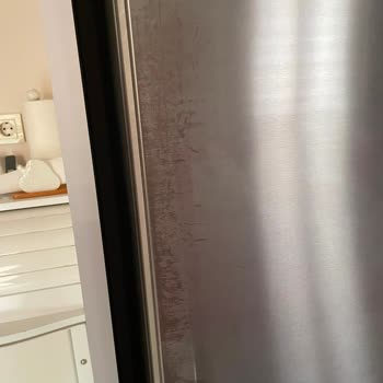 Bosch Buzdolabının Ankastre Kapak Aşınması Ve Ücretsiz Değişim Talebi