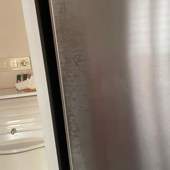 Bosch Buzdolabının Ankastre Kapak Aşınması Ve Ücretsiz Değişim Talebi