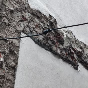 Türk Telekom'un Açıkta Kabloları Ve Kesintili İnterneti Mağduriyete Yol Açıyor