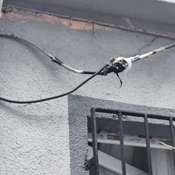 Türk Telekom'un Açıkta Kabloları Ve Kesintili İnterneti Mağduriyete Yol Açıyor