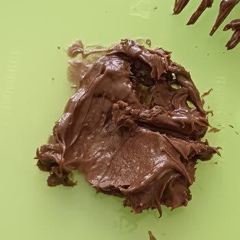 Kakaolu Fındık Kremasında Sert Plastik Parçacıklar Ve Bozuk Tat