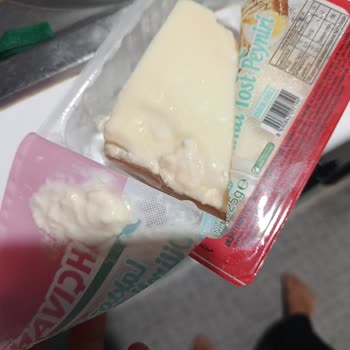 Erimiş Ve Kötü Kokulu Laktozsuz Tost Peyniri İçin Telafi Talebi