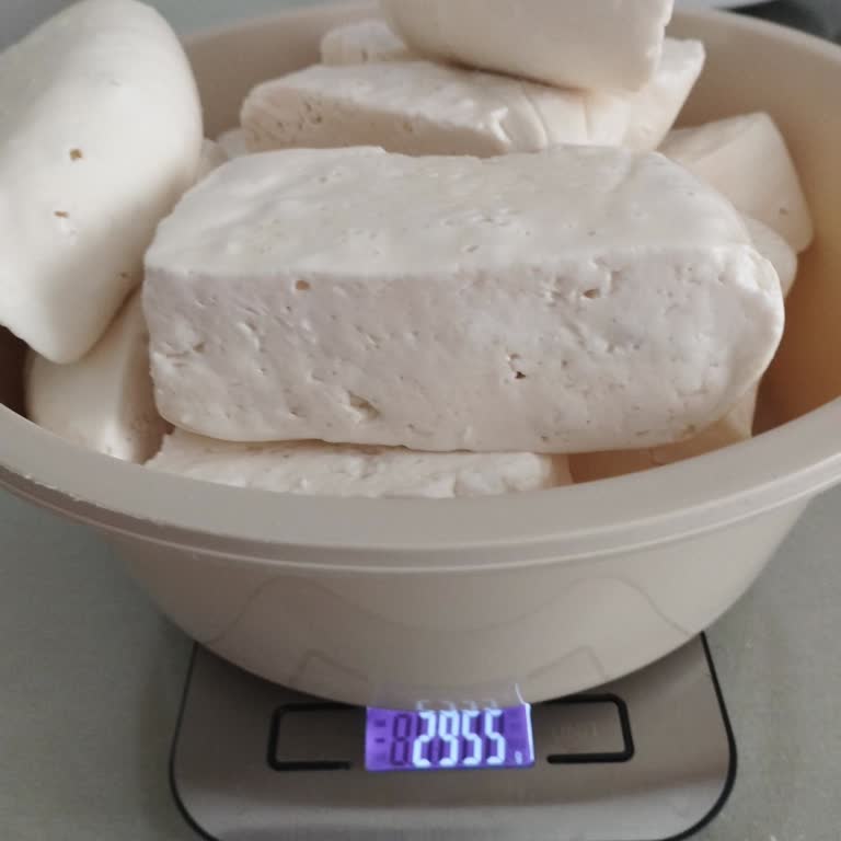 Vaat Edilen 5 Kg Keçi Peyniri 3 Kg Geldi, Firma Cevap Vermedi
