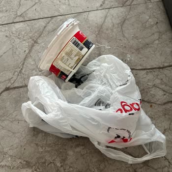 Defolu Alışveriş Torbaları Nedeniyle Ürün Dökülmesi Ve Cevapsız Müşteri Hizmetleri