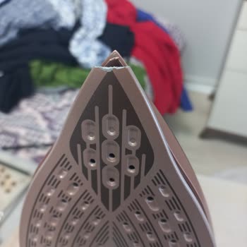 Philips Azur 8000 Ütü Tabanı 50 Santimetre Düşüşte Kırıldı: Garanti İstiyorum