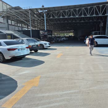 Market Otoparkında Mangal Dumanı Ve Kokusu Müşterileri Rahatsız Ediyor