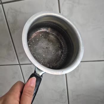 İlk Kullanımda Yanmış Çeyiz Tenceresi Ve Sağlık Riski