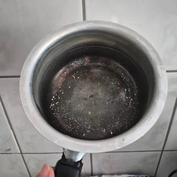 İlk Kullanımda Yanmış Çeyiz Tenceresi Ve Sağlık Riski