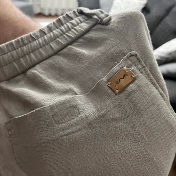 Avva Erkek Keten Pantolonunun Kısa Sürede Tüylenip Yırtılması