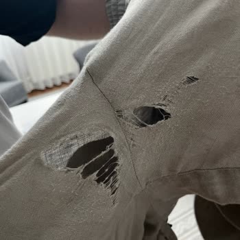 Avva Erkek Keten Pantolonunun Kısa Sürede Tüylenip Yırtılması