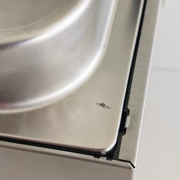 Fabrika Çıkışı Hasarlı Bulaşık Makinesi Kapak İçindeki Hasar Ve Değişim Talebi