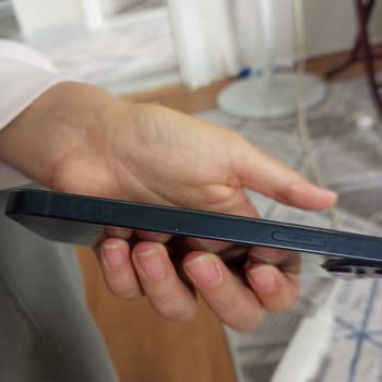 İPhone 13 Batarya Sorunu Nedeniyle Ekran Şişmesi Ve Ücretsiz Onarım Talebi