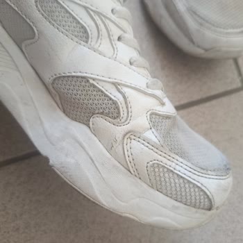 Skechers Ayakkabıda Tek Tek Patlama, Mağaza Yokluğunda İade Sorunu