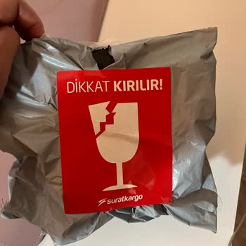 Sürat Kargo'da Güven Sarsan Teslimat: 300 Euro Kayboldu Ve Paket Tahrip Edildi